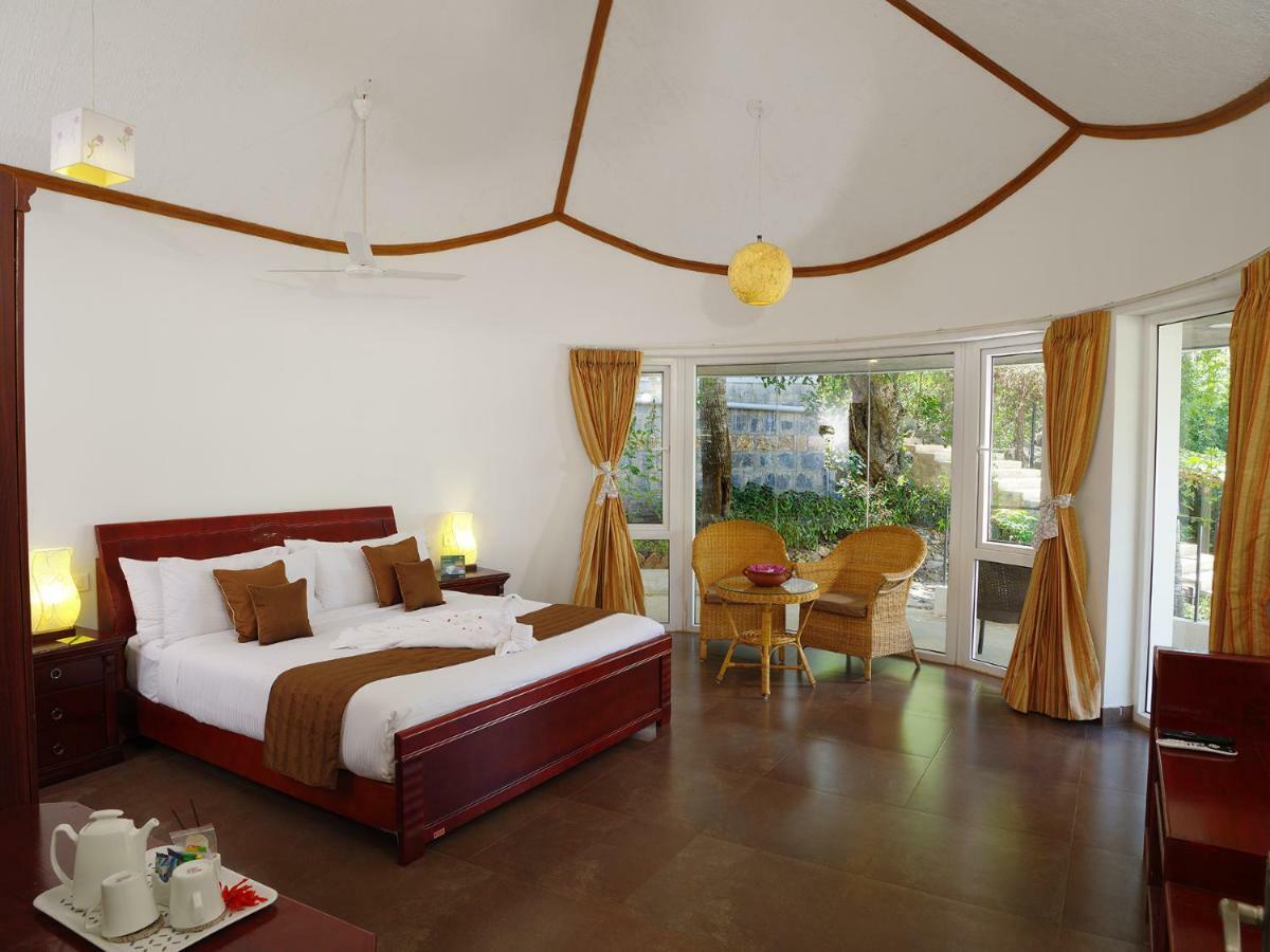 Bison Woods Hotel Yercaud Bagian luar foto